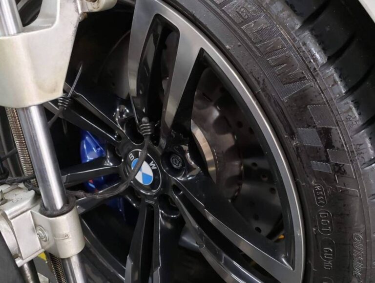bmw-service-car